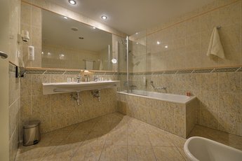 Hotel Ramada Prague City Centre**** - suite - bathroom